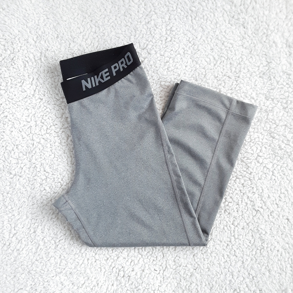 NIKE PRO Capri Cropped Athletic Leggings Size Small